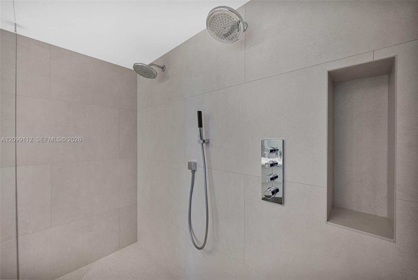 10 Venetian Way 404 Property Photo 15