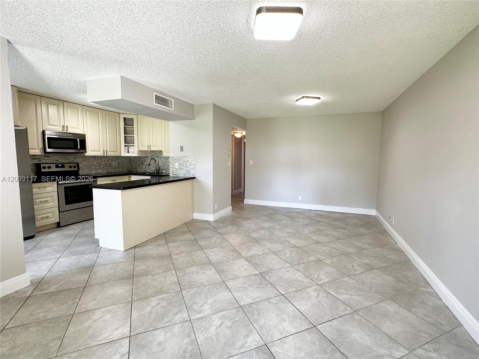 5515 Courtyard Drive 5515 Property Photo 9