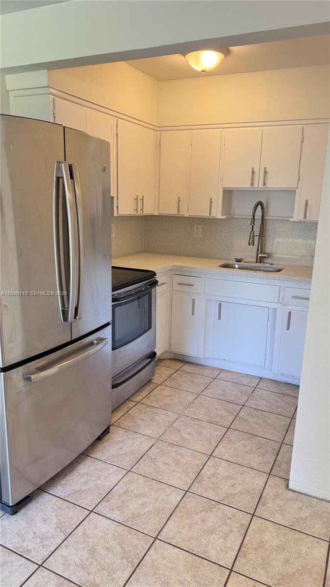A12099119 Property Photo 2