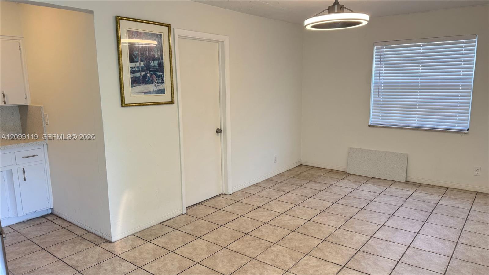 A12099119 Property Photo 3