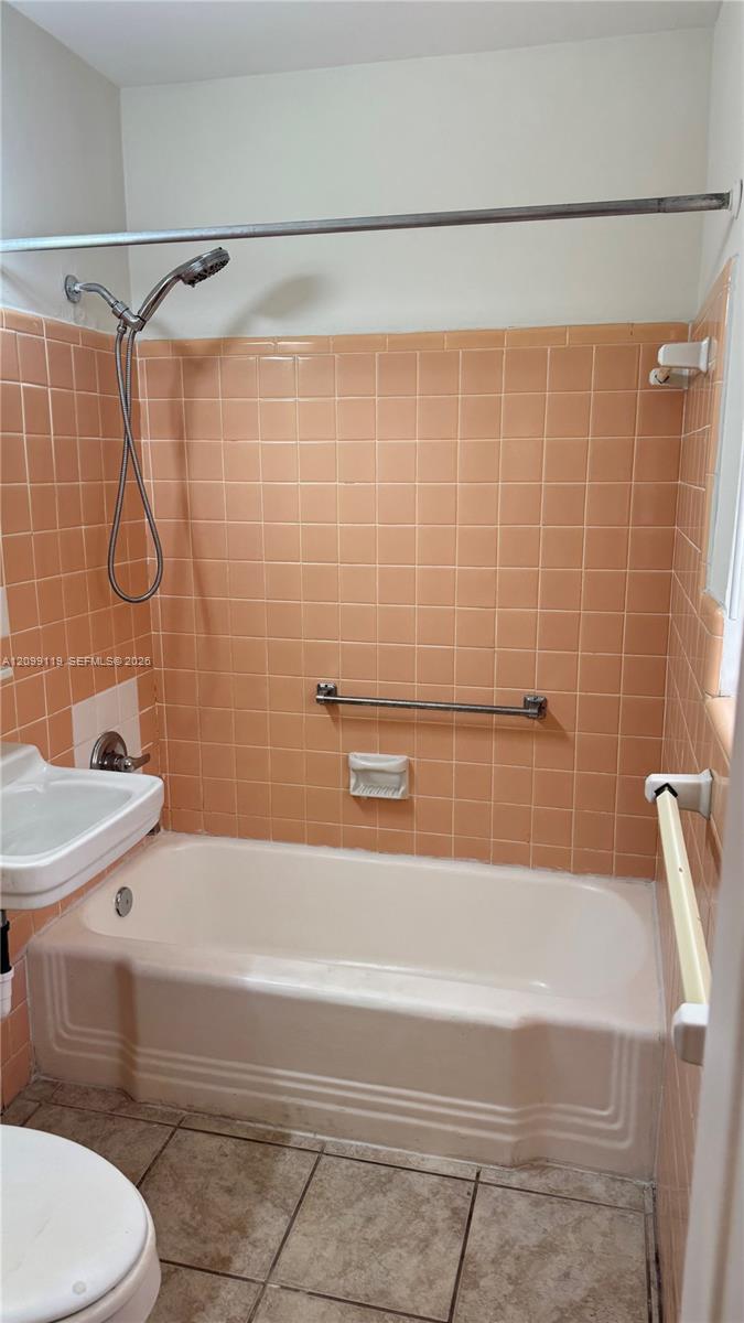 A12099119 Property Photo 5