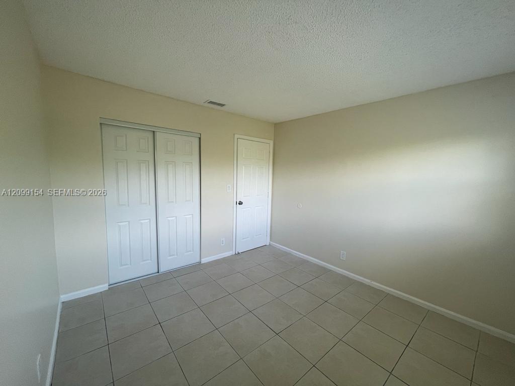 958 Sw 74th Avenue Property Photo 3