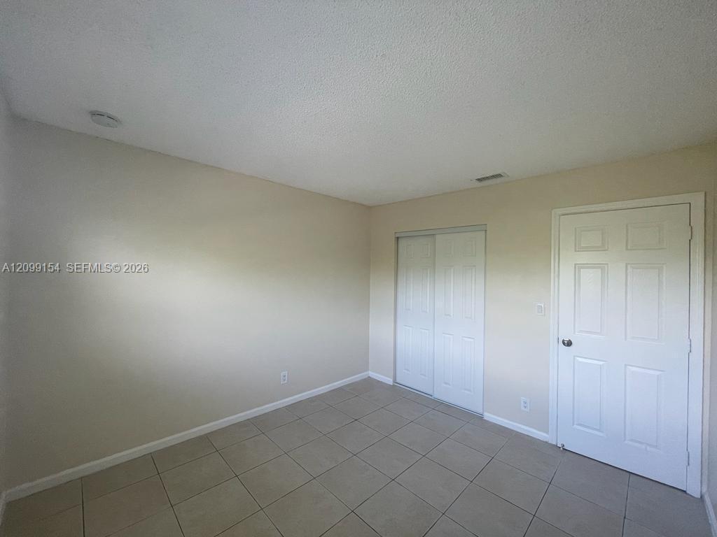 958 Sw 74th Avenue Property Photo 4