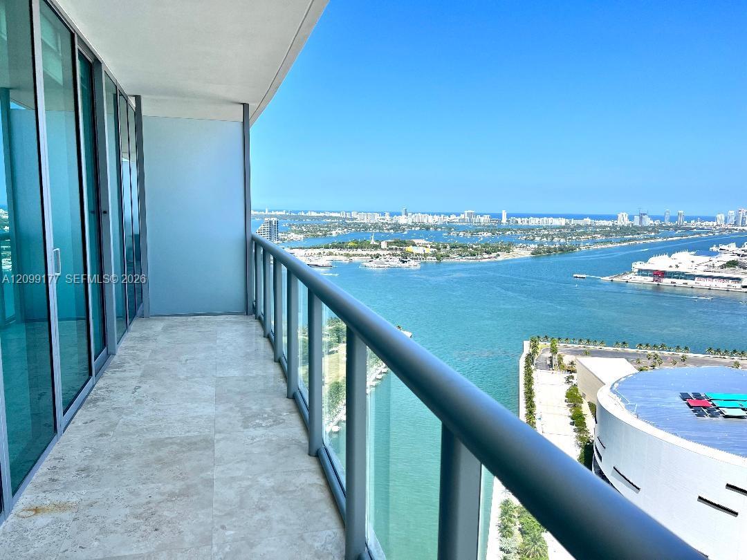 888 Biscayne Boulevard 3703 Property Photo 7