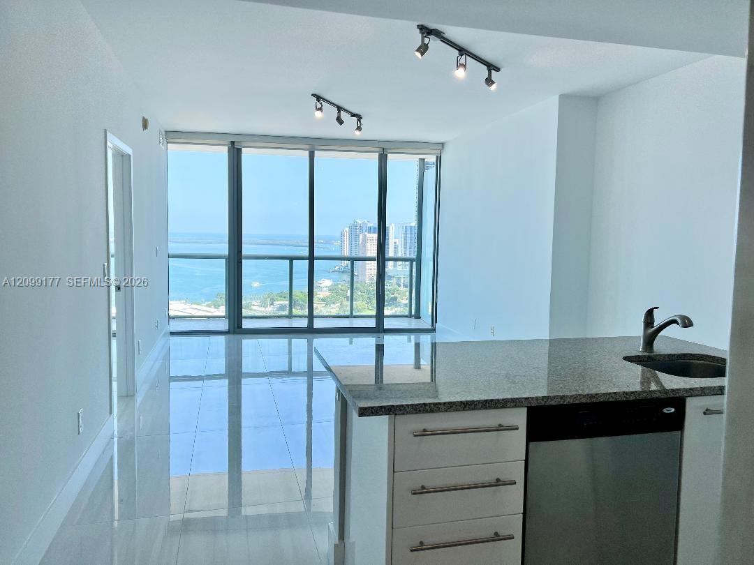 888 Biscayne Boulevard 3703 Property Photo 8