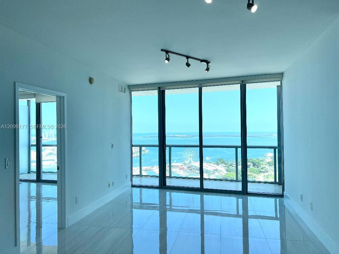 888 Biscayne Boulevard 3703 Property Photo 10