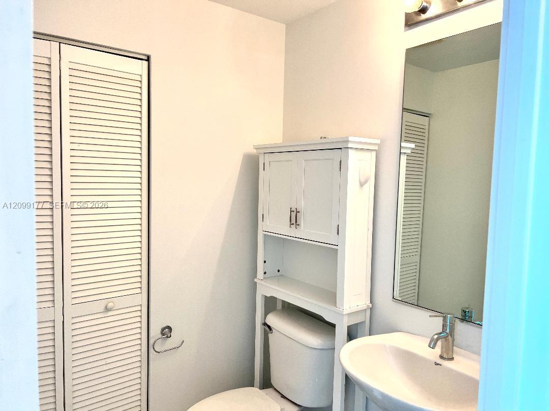 888 Biscayne Boulevard 3703 Property Photo 21