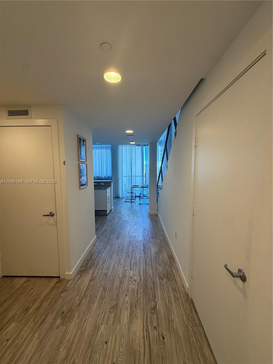 1060 Brickell Avenue 811 Property Photo 2