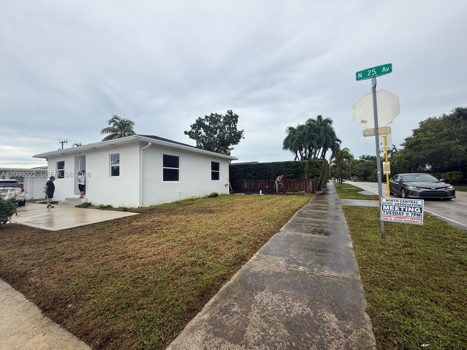 2445 Taft Street - Property Photo 2