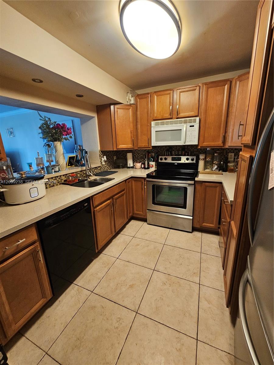 8401 W Sample Road 10 Property Photo 6