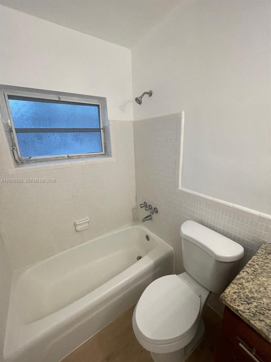 4986 Sw 7th Street Property Photo 9