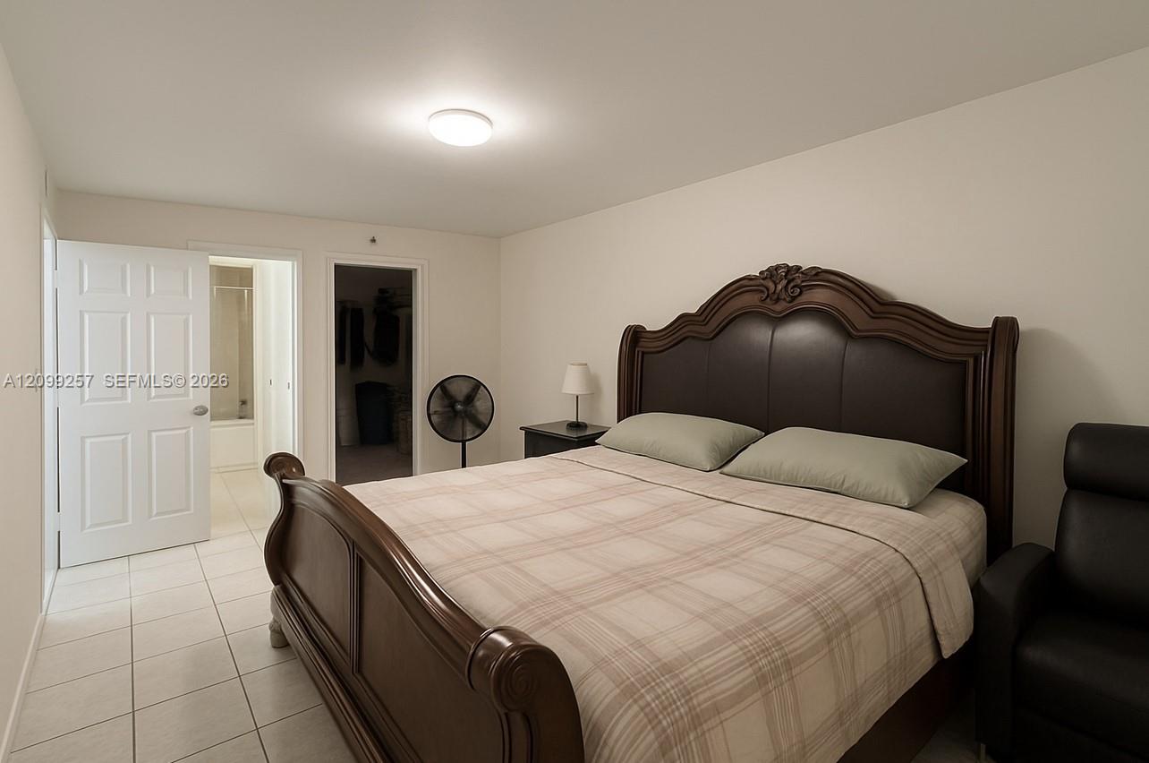 9686 Fontainebleau Boulevard 402 Property Photo 5