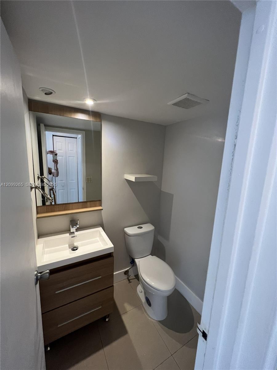 100 Bayview Drive 2012 Property Photo 8