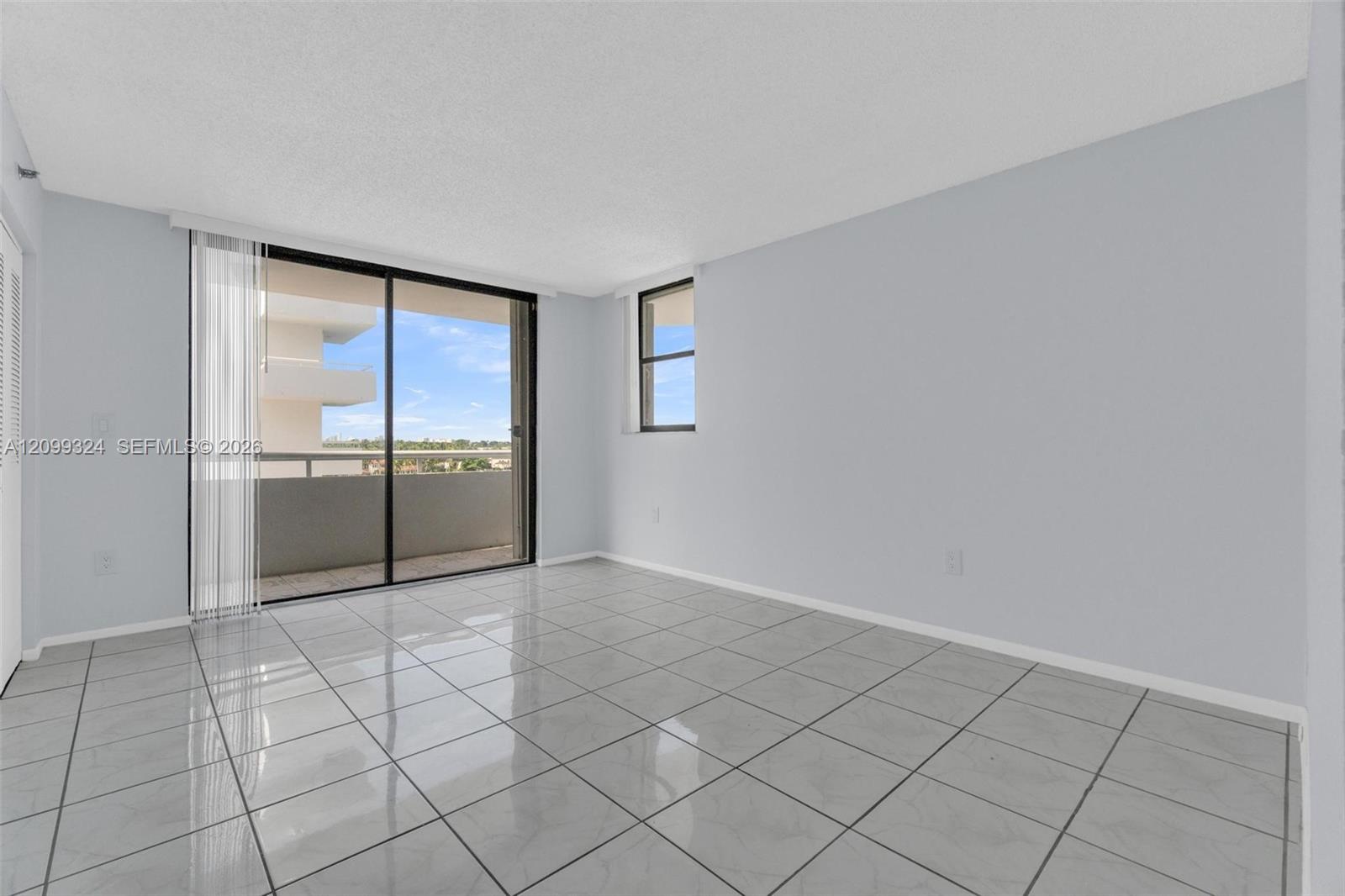 6830 Indian Creek Drive 6d Property Photo 6