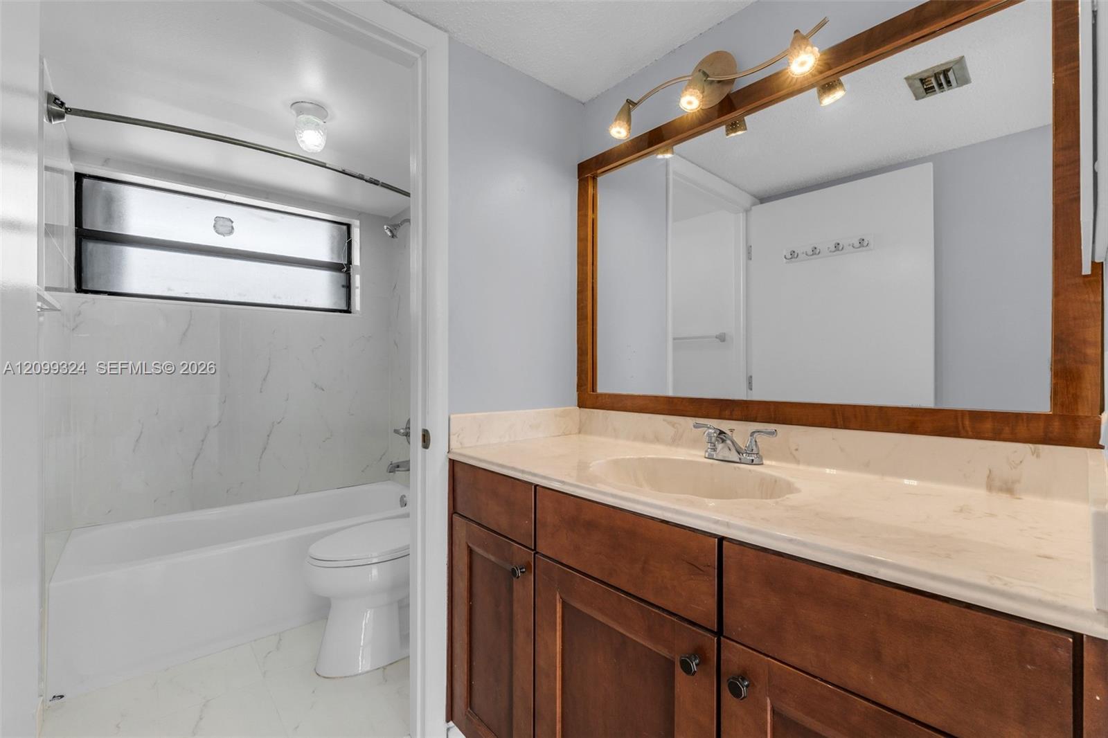 6830 Indian Creek Drive 6d Property Photo 18