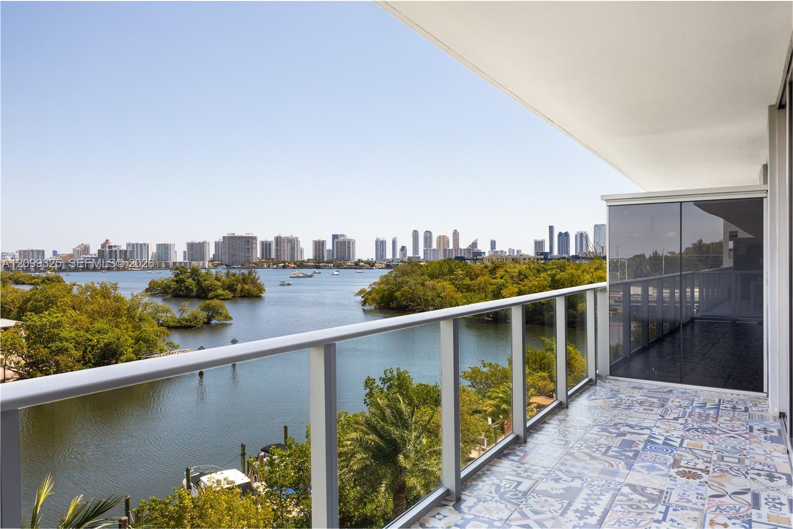 16385 Biscayne Boulevard 506 Property Photo 1
