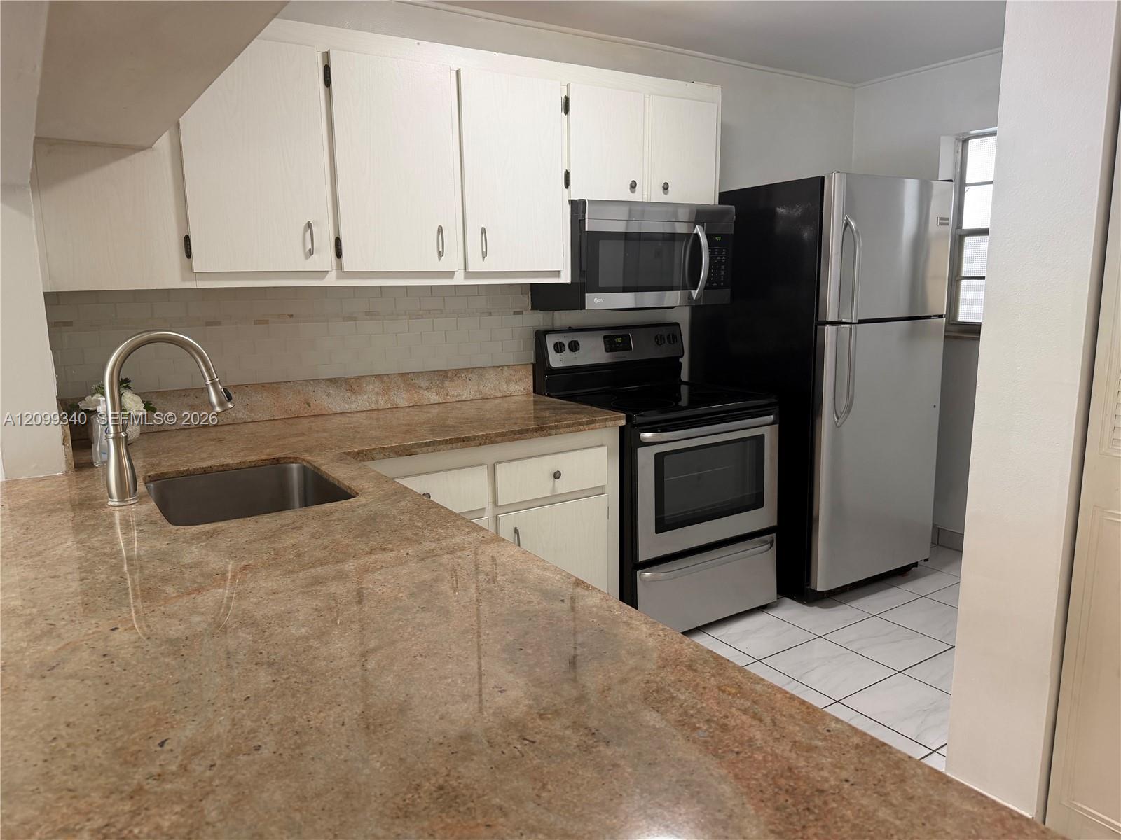 9235 Lagoon Place 116 Property Photo 13
