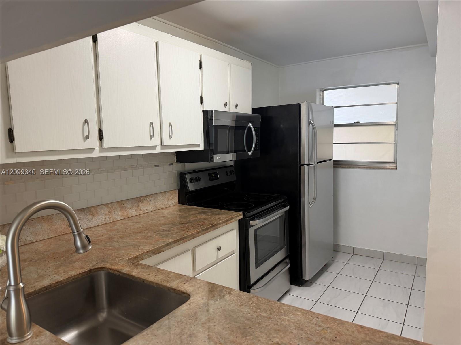 9235 Lagoon Place 116 Property Photo 14