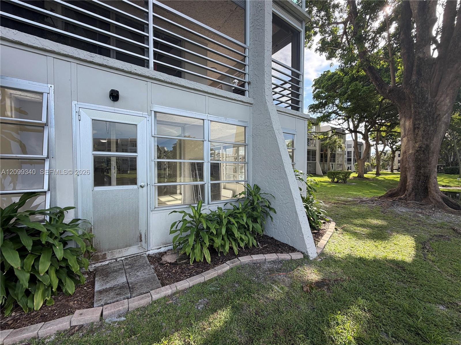 9235 Lagoon Place 116 Property Photo 26