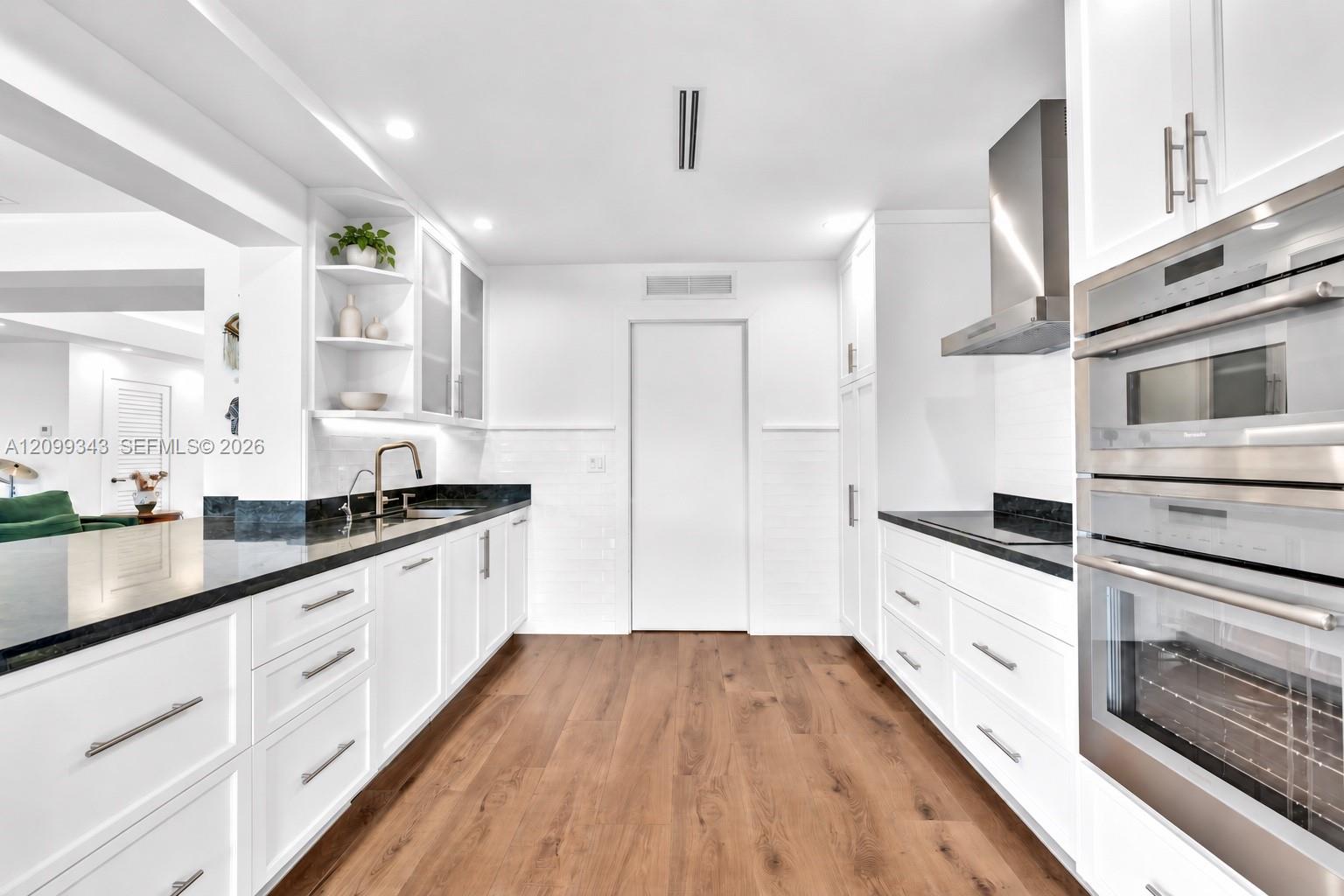 797 S Shore Drive Property Photo 8
