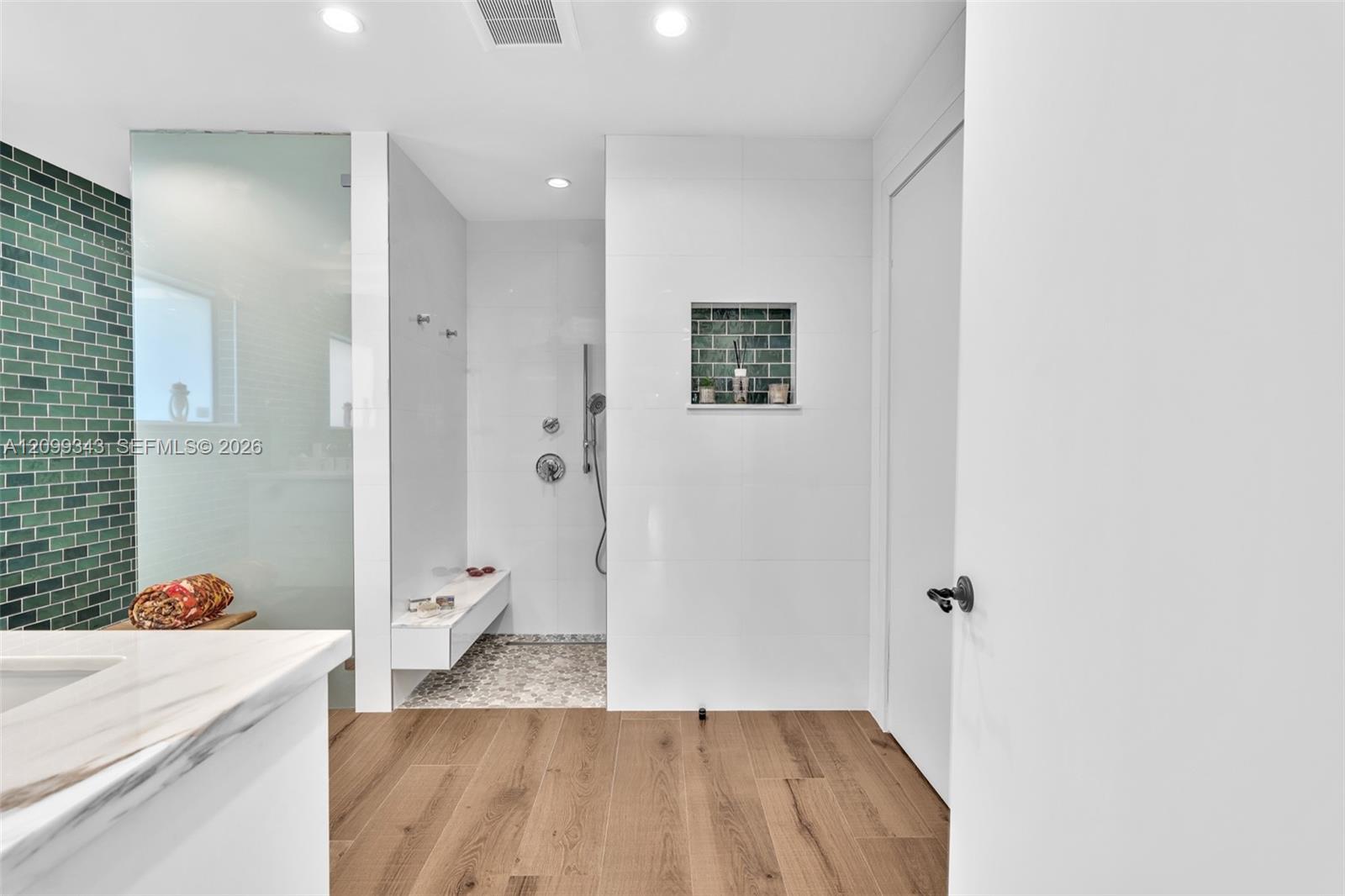 797 S Shore Drive Property Photo 16