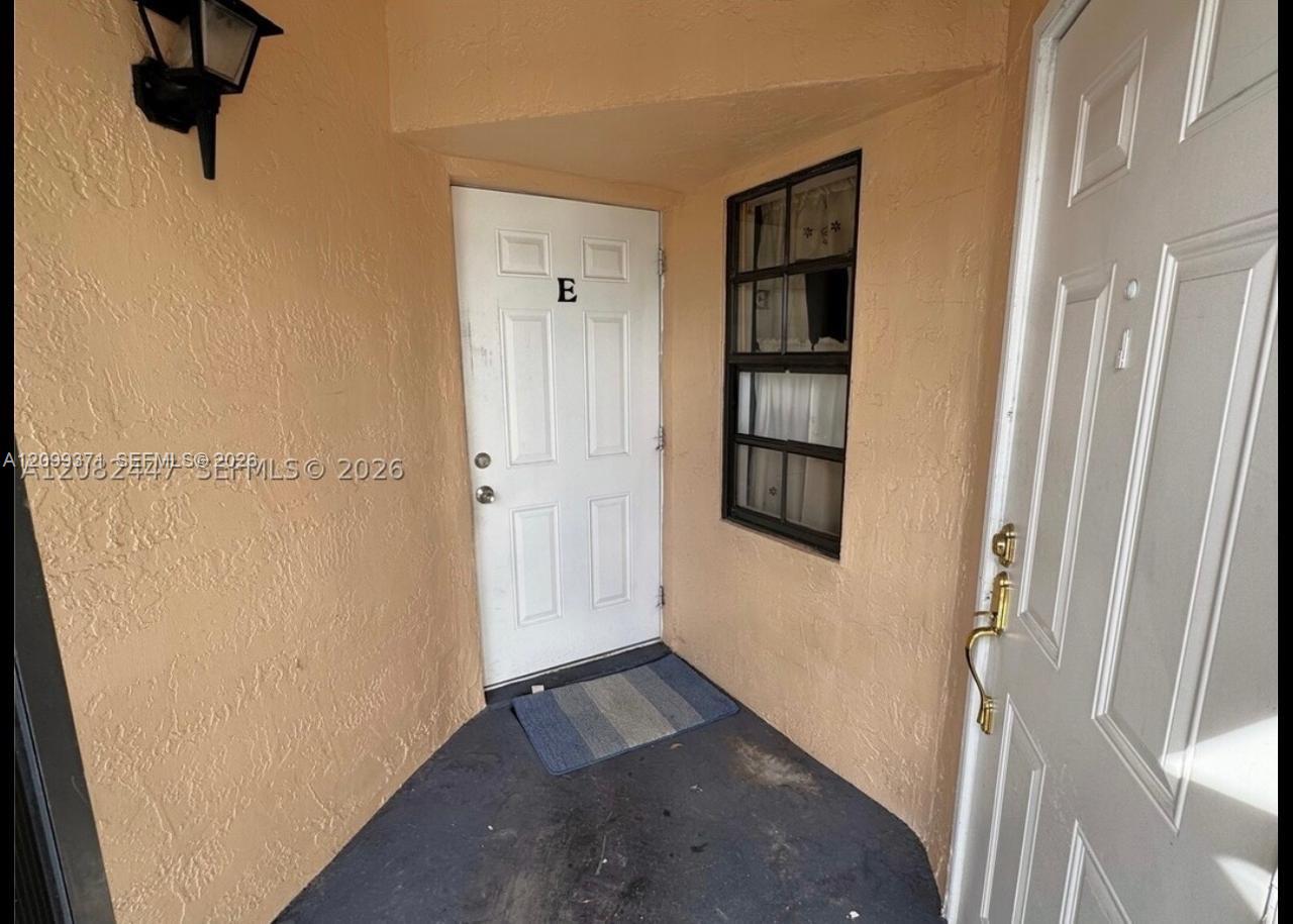 1190 Washington Circle 1190E Property Photo 1