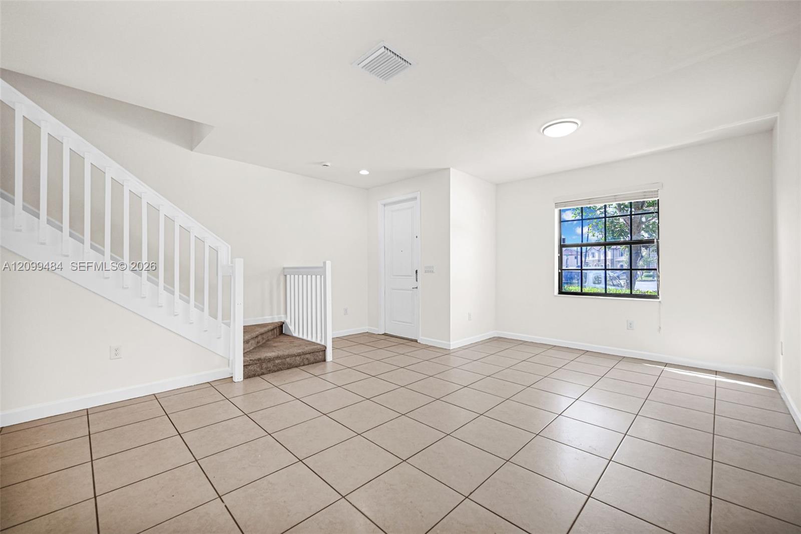 A12099484 Property Photo 6