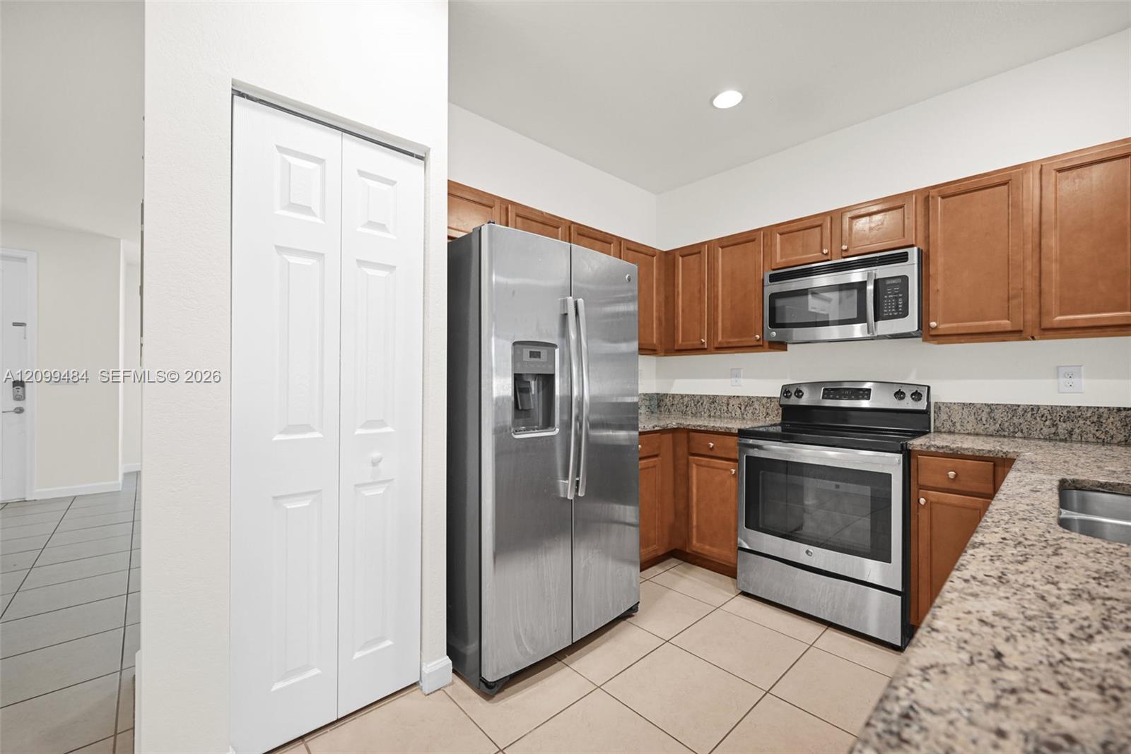 A12099484 Property Photo 11