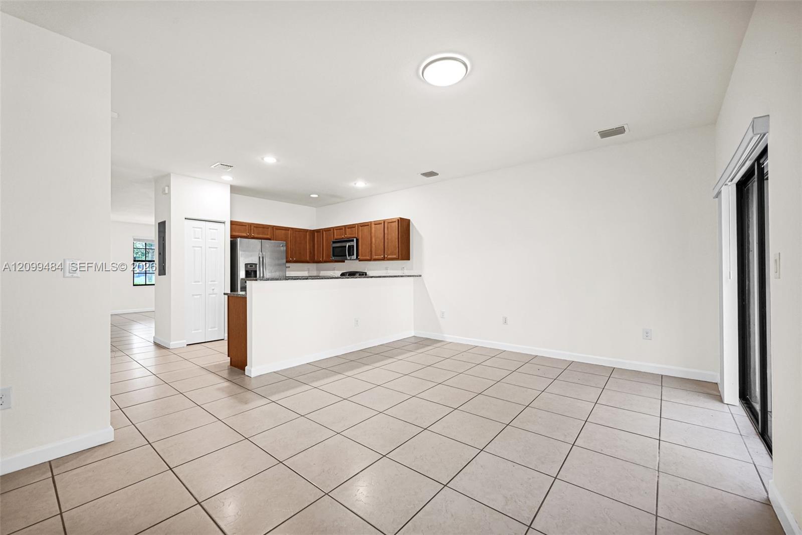 A12099484 Property Photo 17