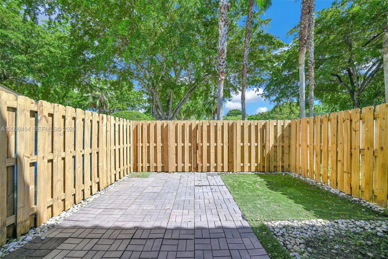 A12099484 Property Photo 20