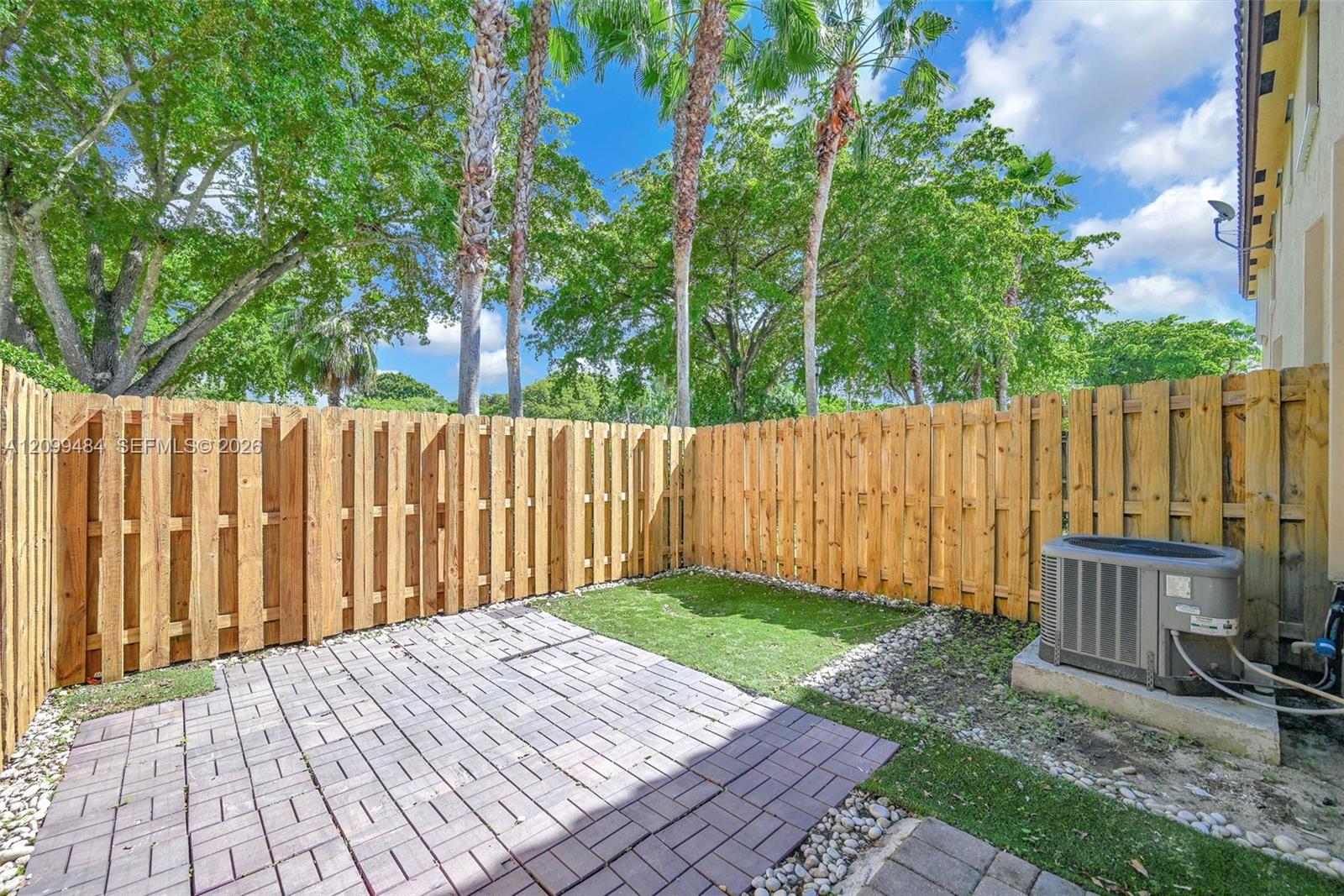 A12099484 Property Photo 21