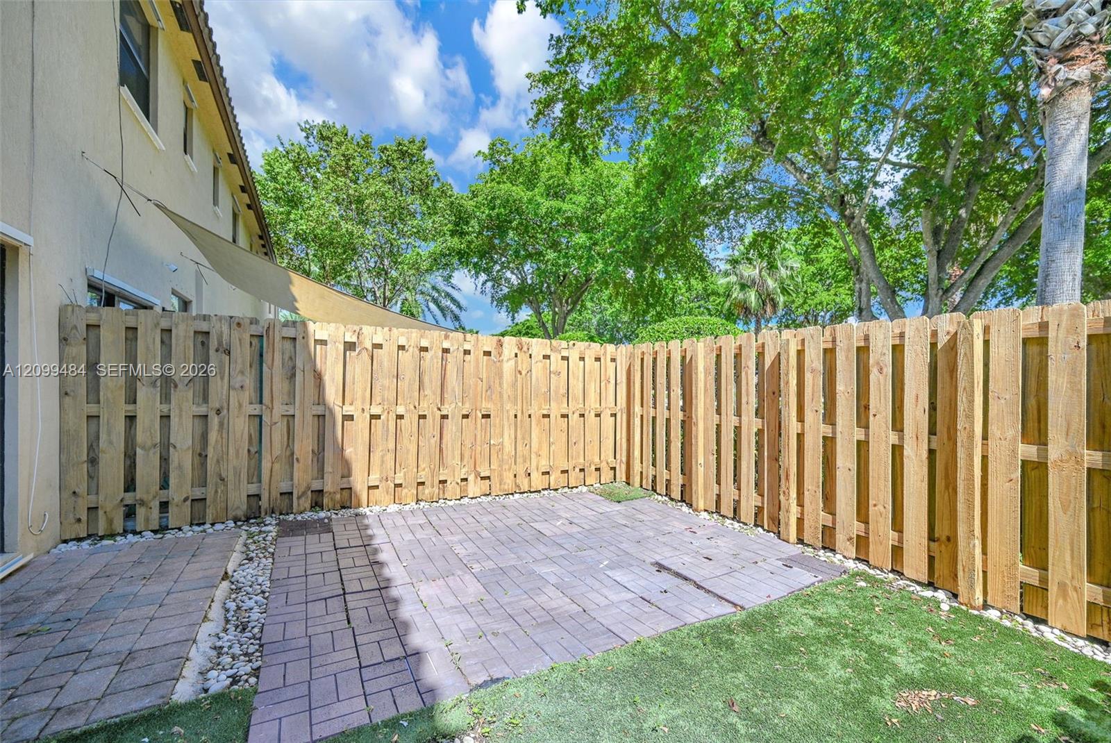 A12099484 Property Photo 22