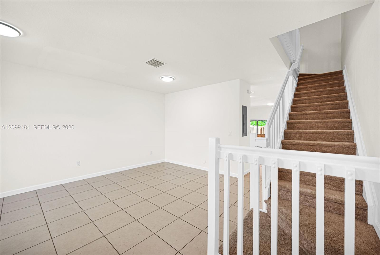 A12099484 Property Photo 23