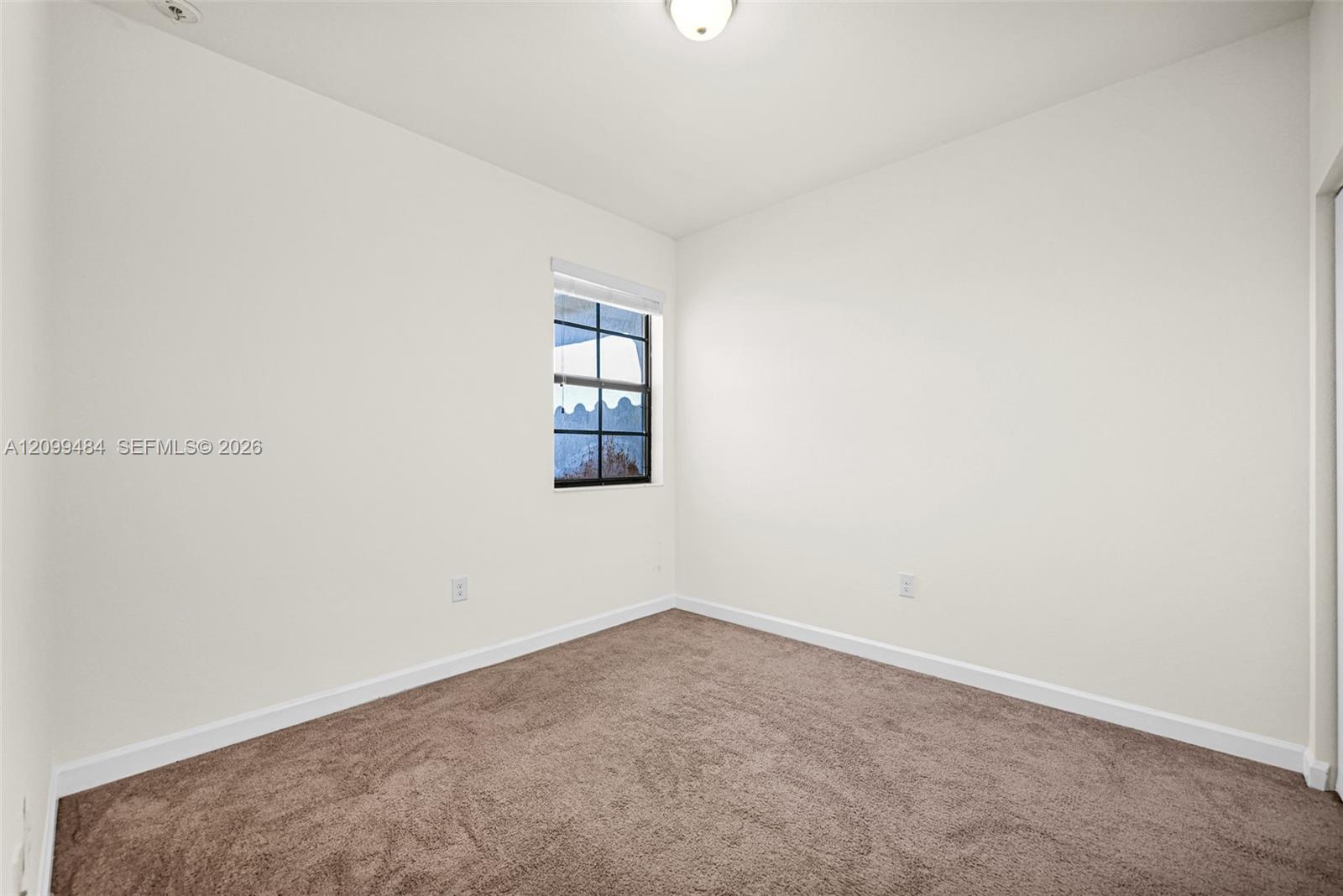 A12099484 Property Photo 34