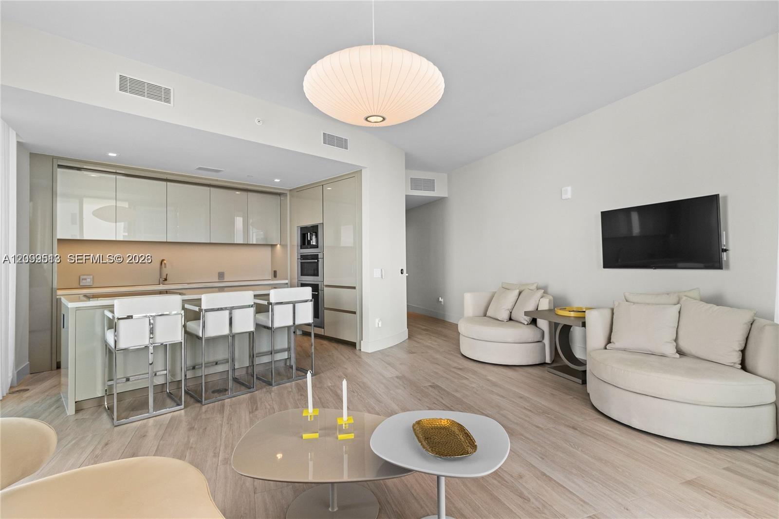 18975 Collins Avenue 1605 Property Photo 1