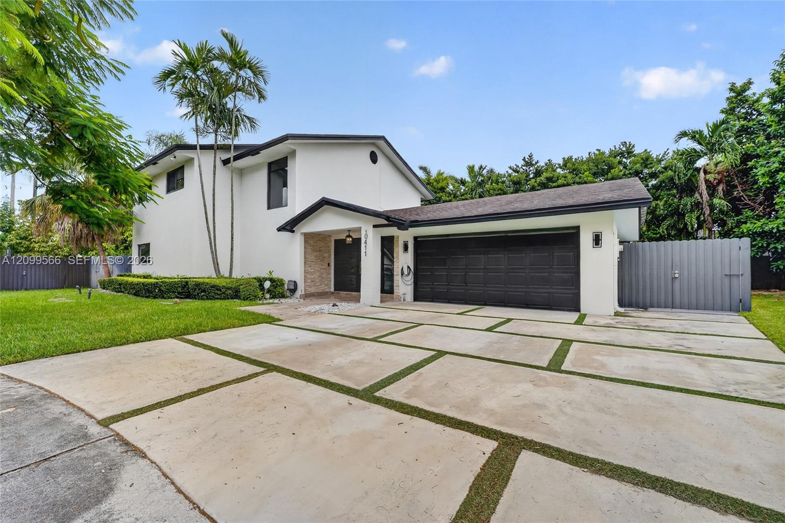 10411 Sw 146th Place Property Photo 2