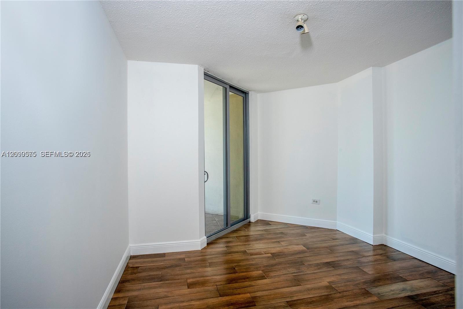 A12099575 Property Photo 20