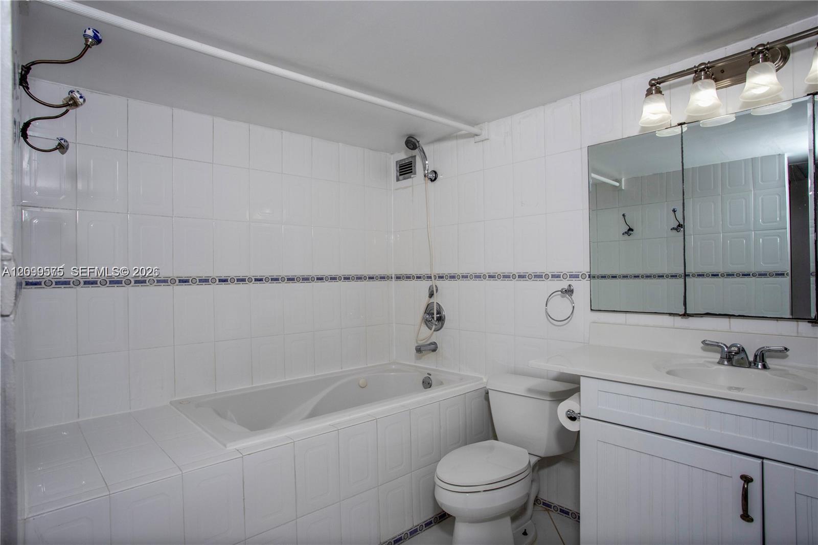 A12099575 Property Photo 22