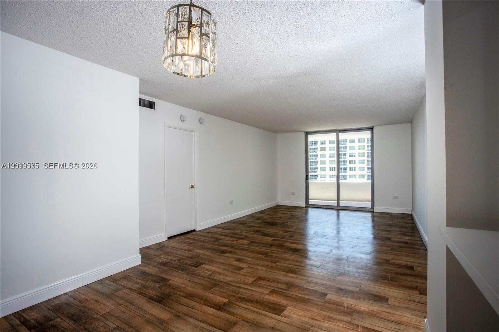 A12099575 Property Photo 25