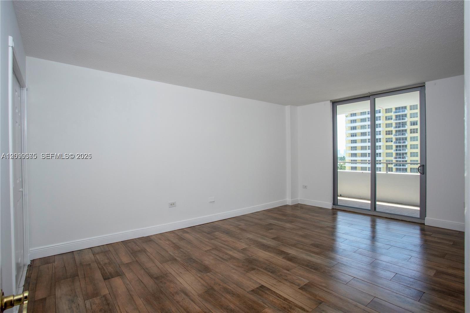 A12099575 Property Photo 26