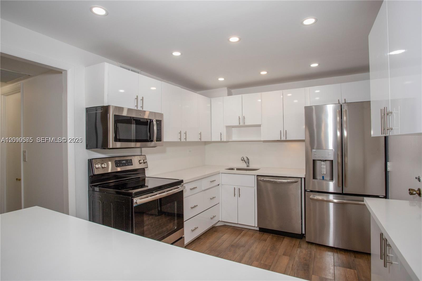 A12099575 Property Photo 29