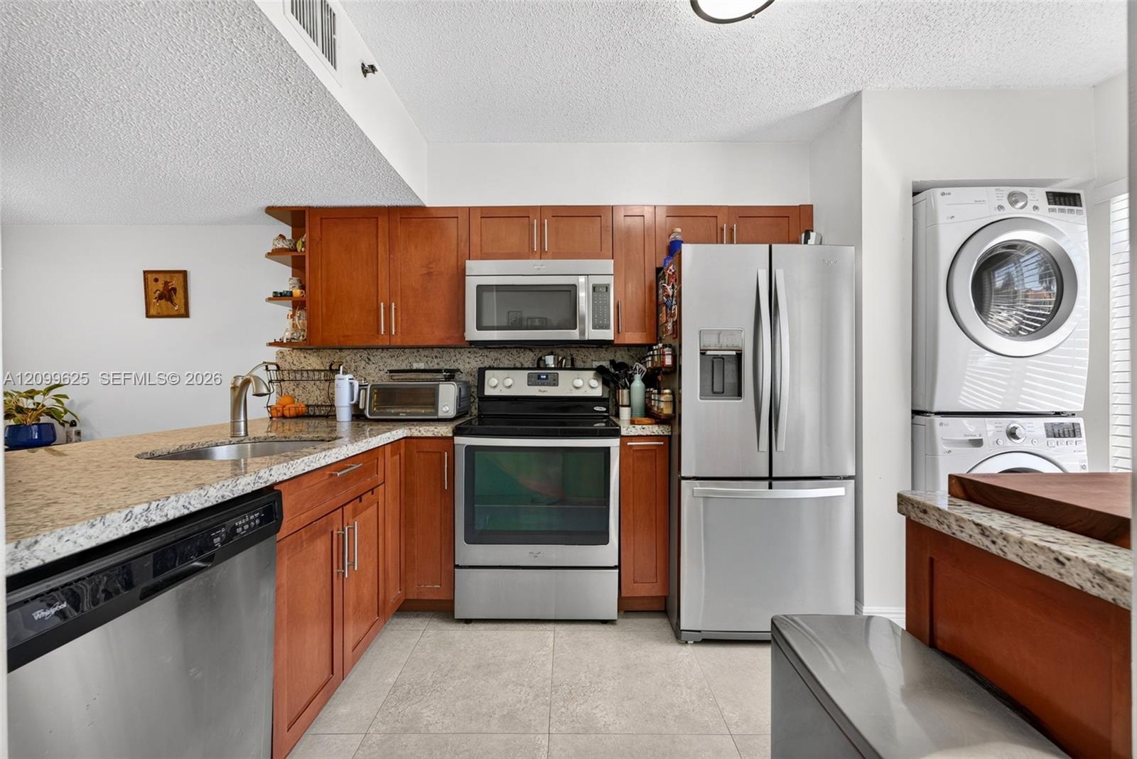 105 Riviera Circle Property Photo 4