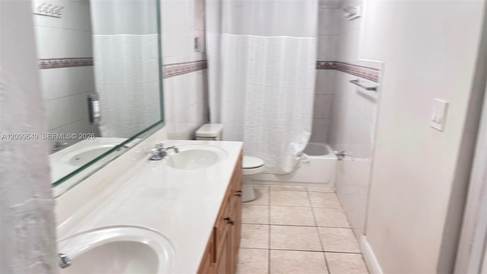 10905 N Kendall Drive 406 Property Photo 7