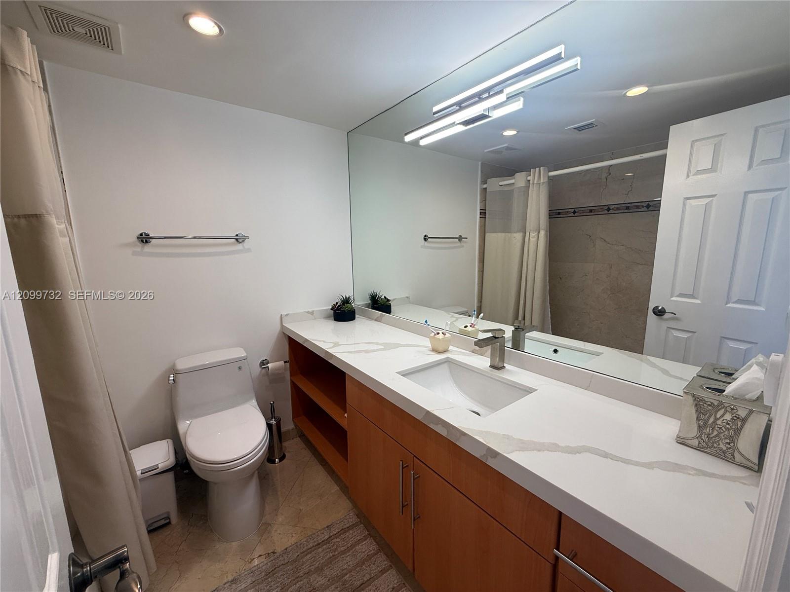 100 Lincoln Road 848 Property Photo 9