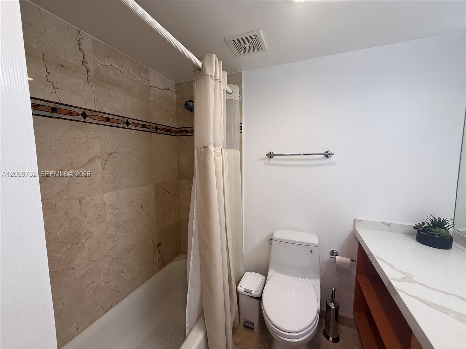 100 Lincoln Road 848 Property Photo 10