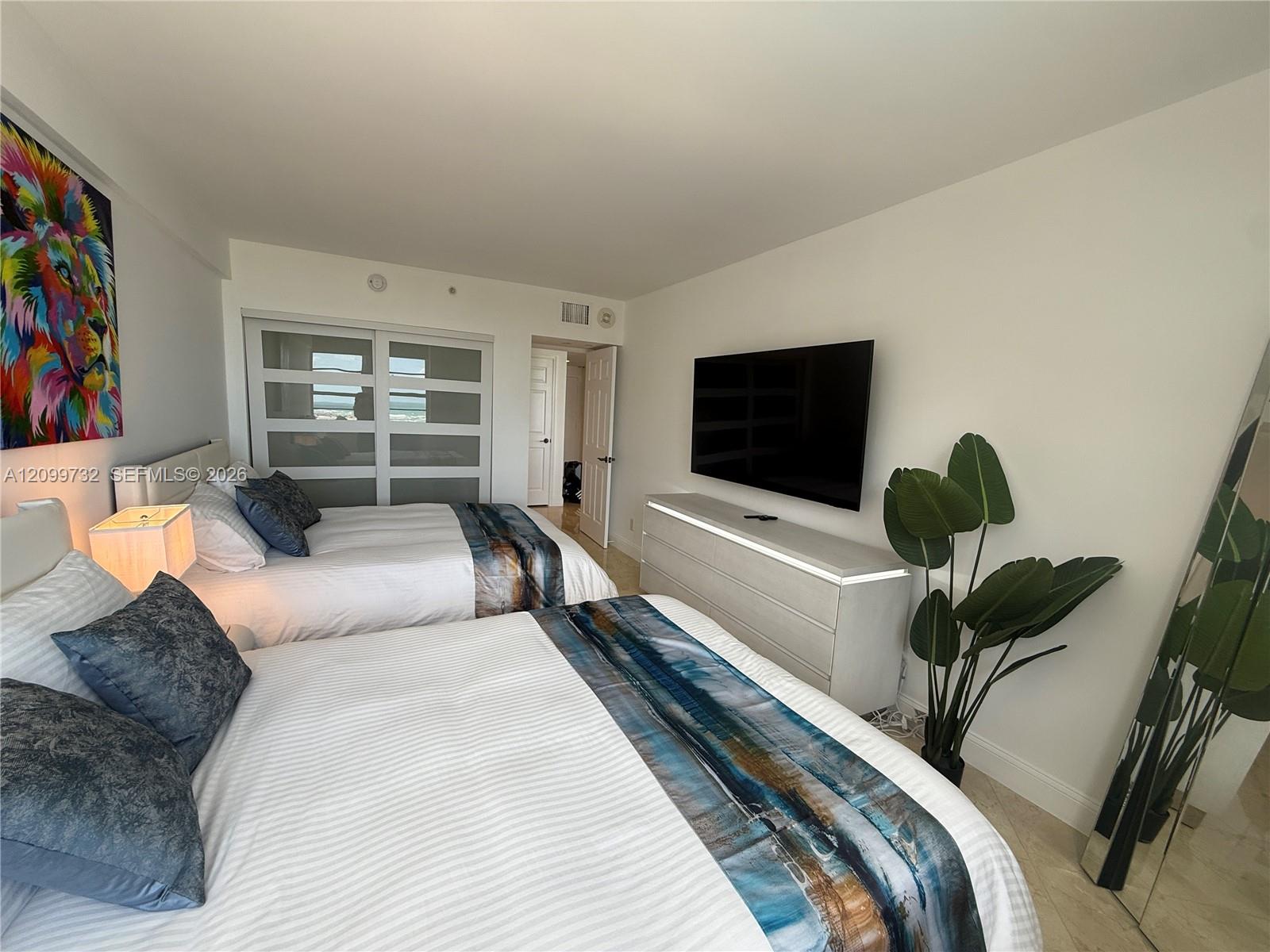 100 Lincoln Road 848 Property Photo 15