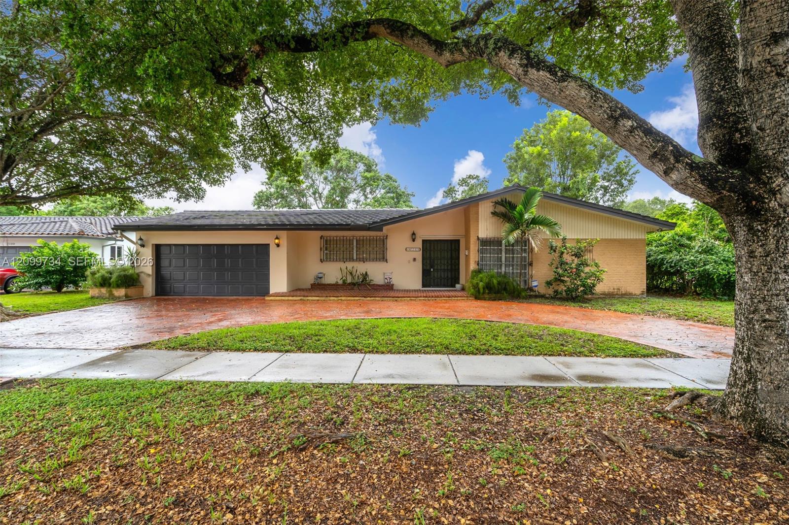 7200 S Miami Lakeway S Property Photo 1