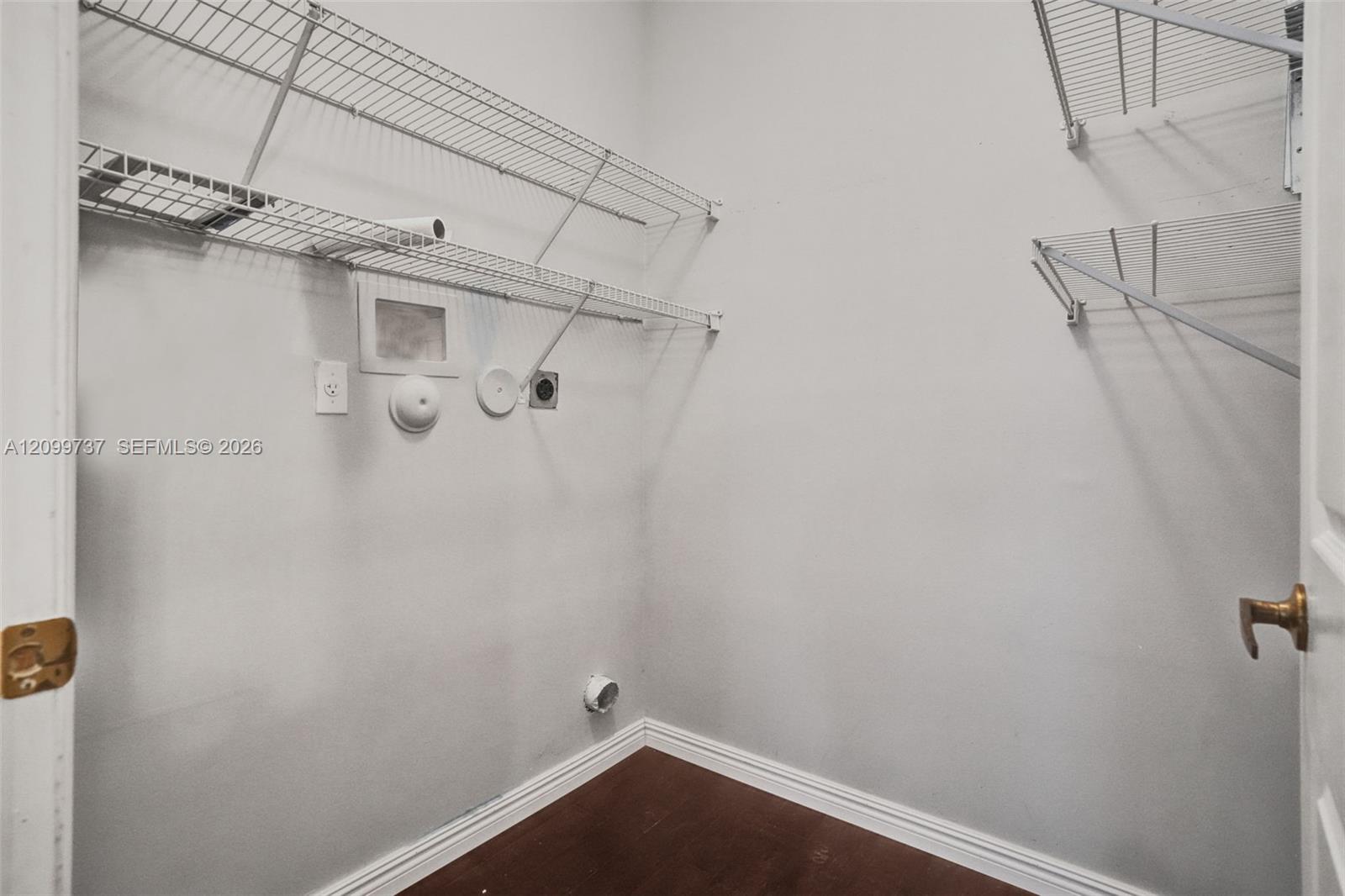 1620 Weeping Willow Way Property Photo 28