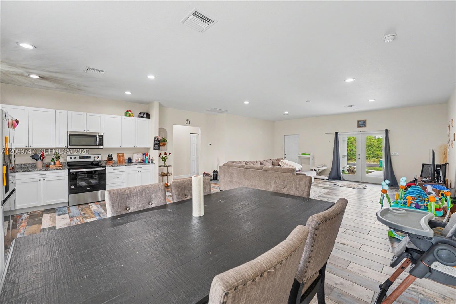 8006 Oakleaf Circle Property Photo 11