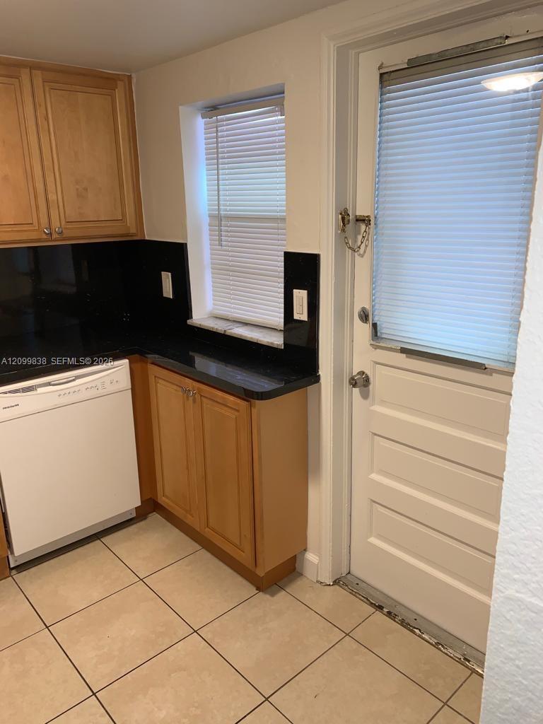 2525 Polk Street 3 Property Photo 3